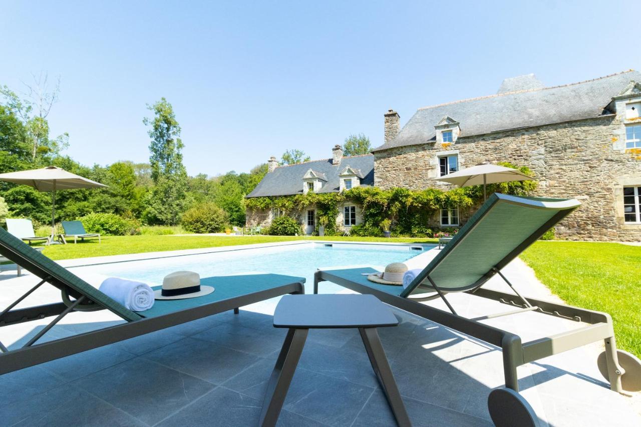 Manoir Du Vau D Arz Gites Et Chambres D Hotes Avec Piscine Malansac Eksteriør billede