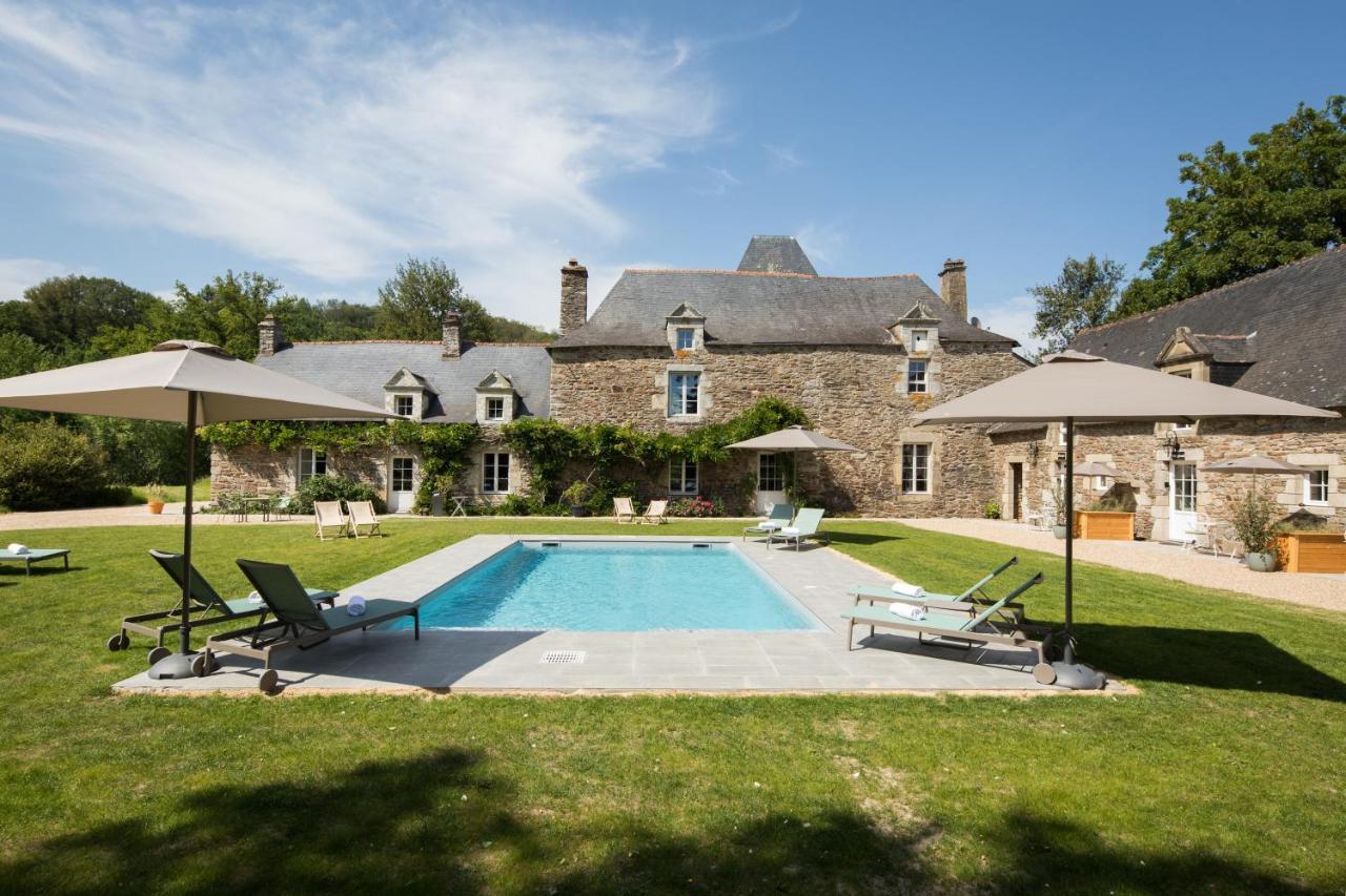 Manoir Du Vau D Arz Gites Et Chambres D Hotes Avec Piscine Malansac Eksteriør billede